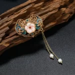 Hollow flower ping an lock brooch-2