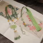 Artificial Crystal Green Bead Necklace With Lotus Pendant-1