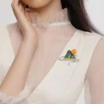 Mountains and Flowing Clouds Fan Brooch-2