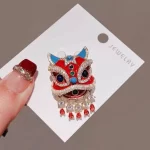 Red Lion Dance Brooch-2