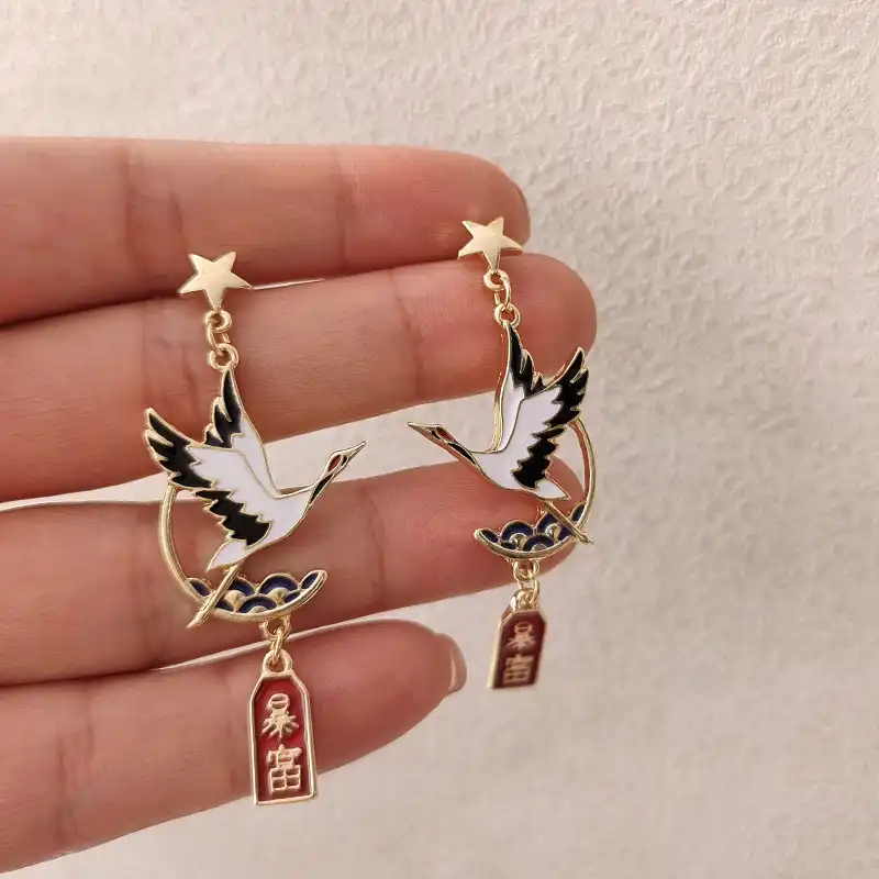 Hollow-out Crane Baofu Stud Earrings-3